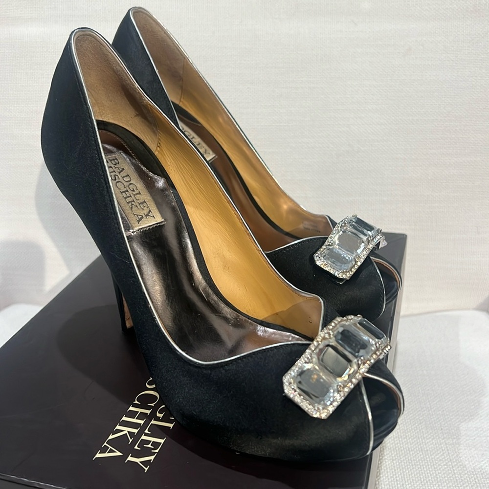 Badgley Mischa black satin pumps